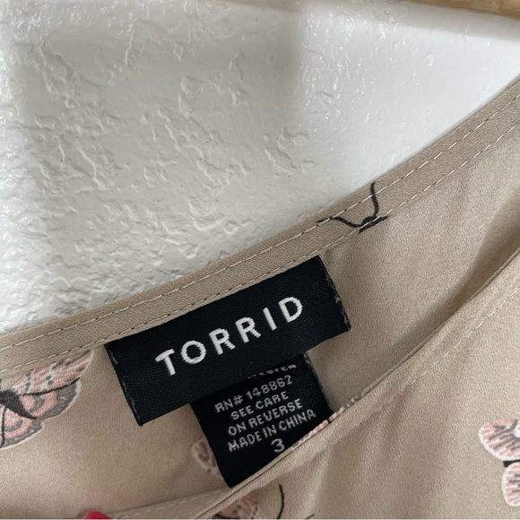 Torrid tan butterfly / moth top - Picture 3 of 4